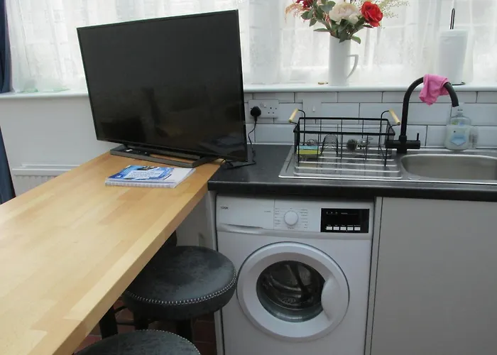 Puffin Place,Lloyd House